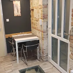  Apartamento Economy Hollo Hungría